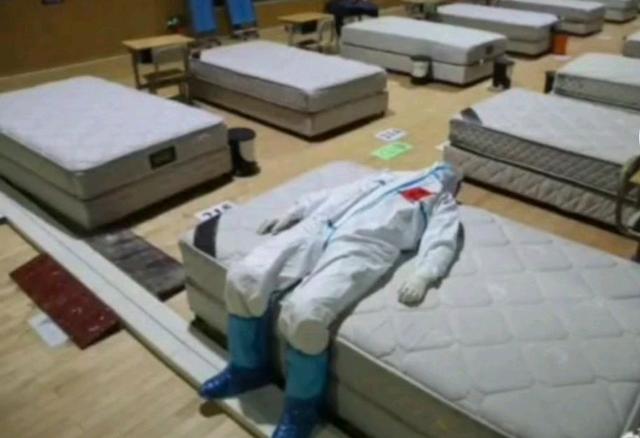 2020鼠实不易2021牛转乾坤图片