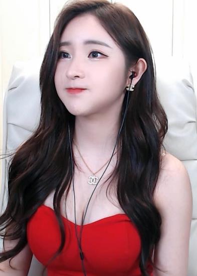 冈本视频app安卓手机版怎么下载_冈本视频app安装直播二维码截图下载 v1.6.8